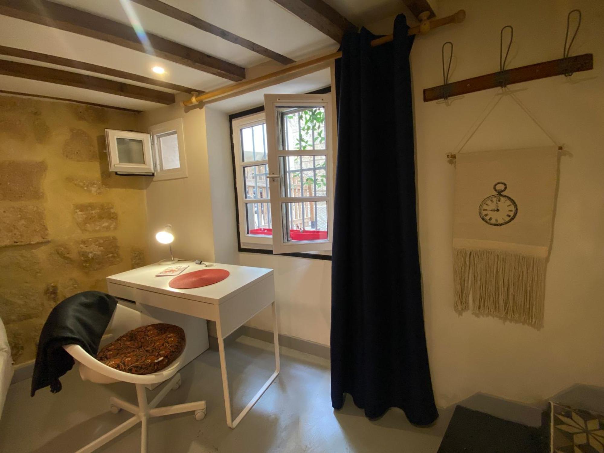 Charmant Studio Ecusson Centre Historique Apartment Montpellier Bagian luar foto